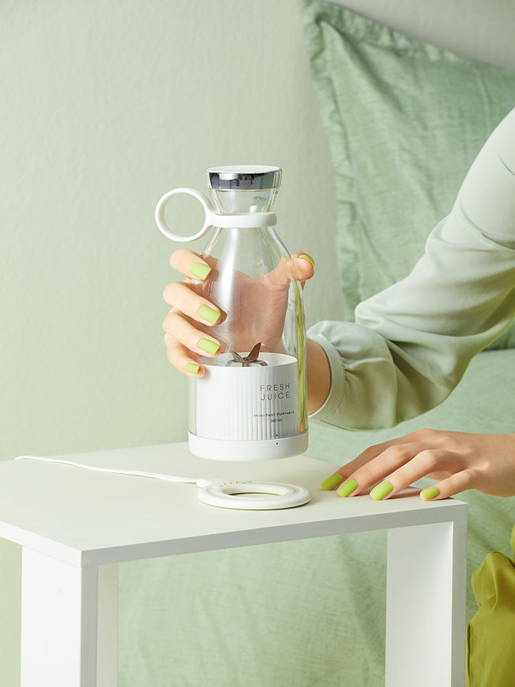Portable USB Rechargeable Blender Juicer Cup