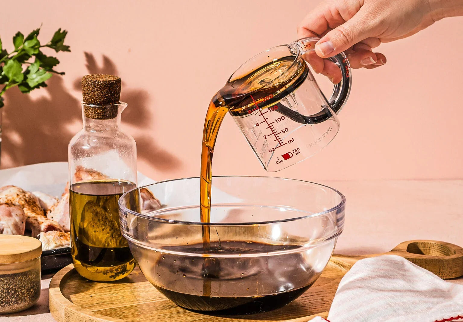 4-In-1 Adjustable Measuring Cup